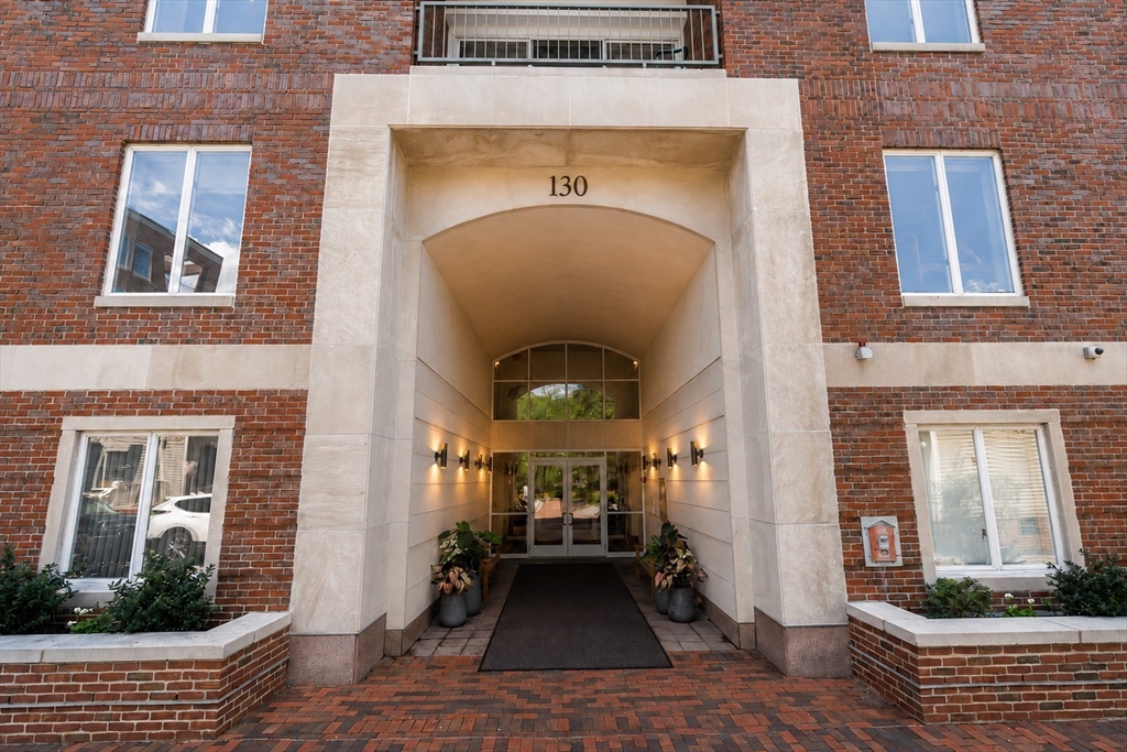130 Mount Auburn St, Cambridge, Massachusetts 02138