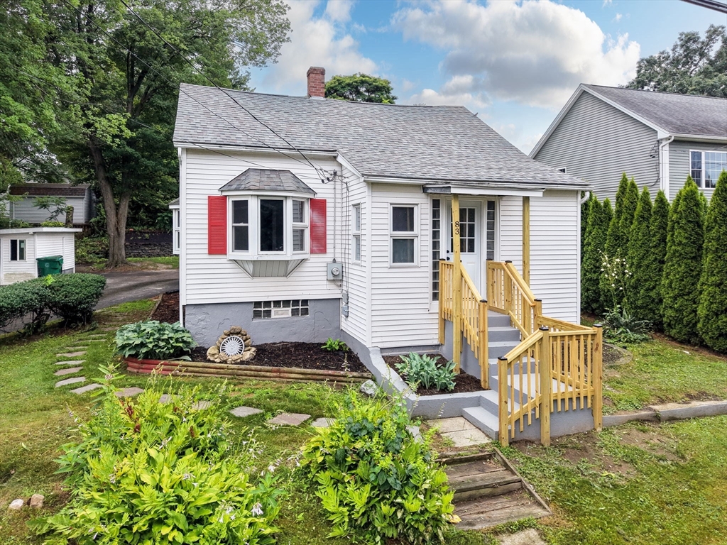 83 Rolf Ave, Chicopee, Massachusetts 01020