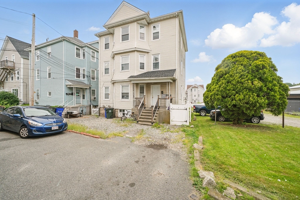 646 Birch St, Fall River, Massachusetts 02724