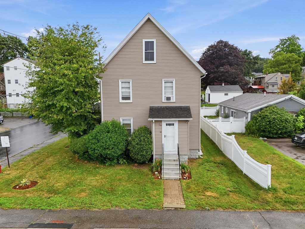 33 Howe Ave, Millbury, Massachusetts 01527