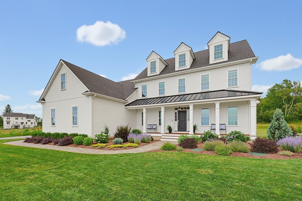 32 Bayliss Way, Uxbridge, Massachusetts 01569