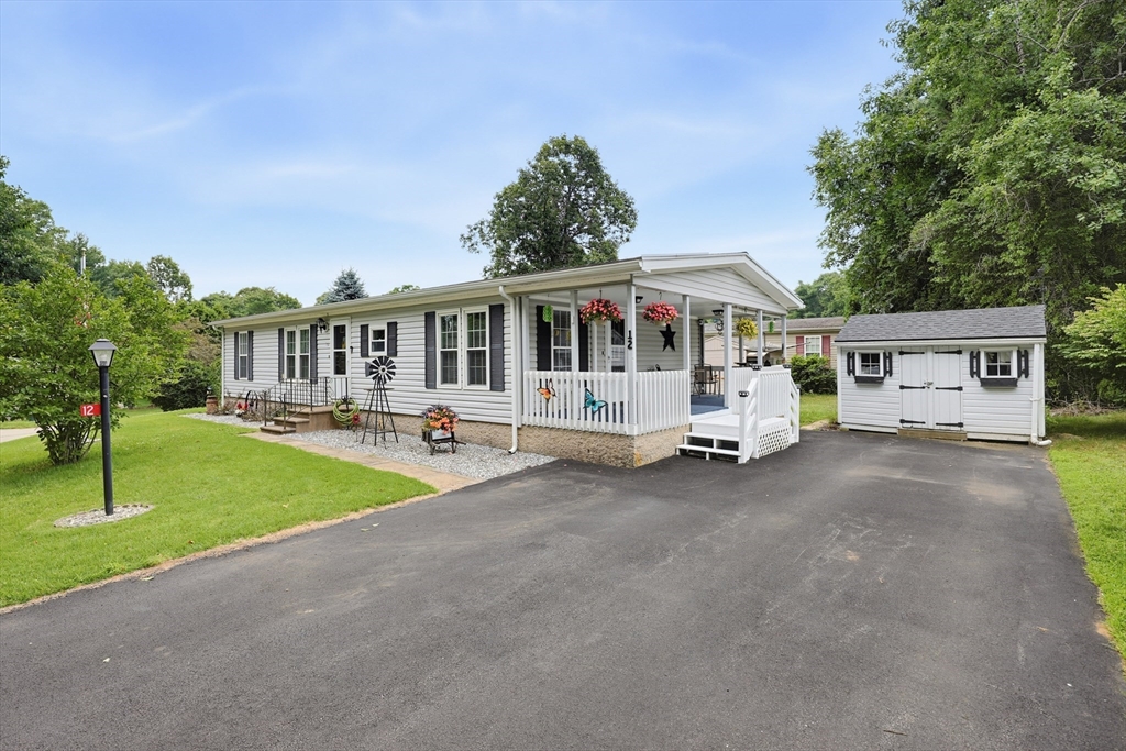 12 Fox Run, Brookfield, Massachusetts 01506