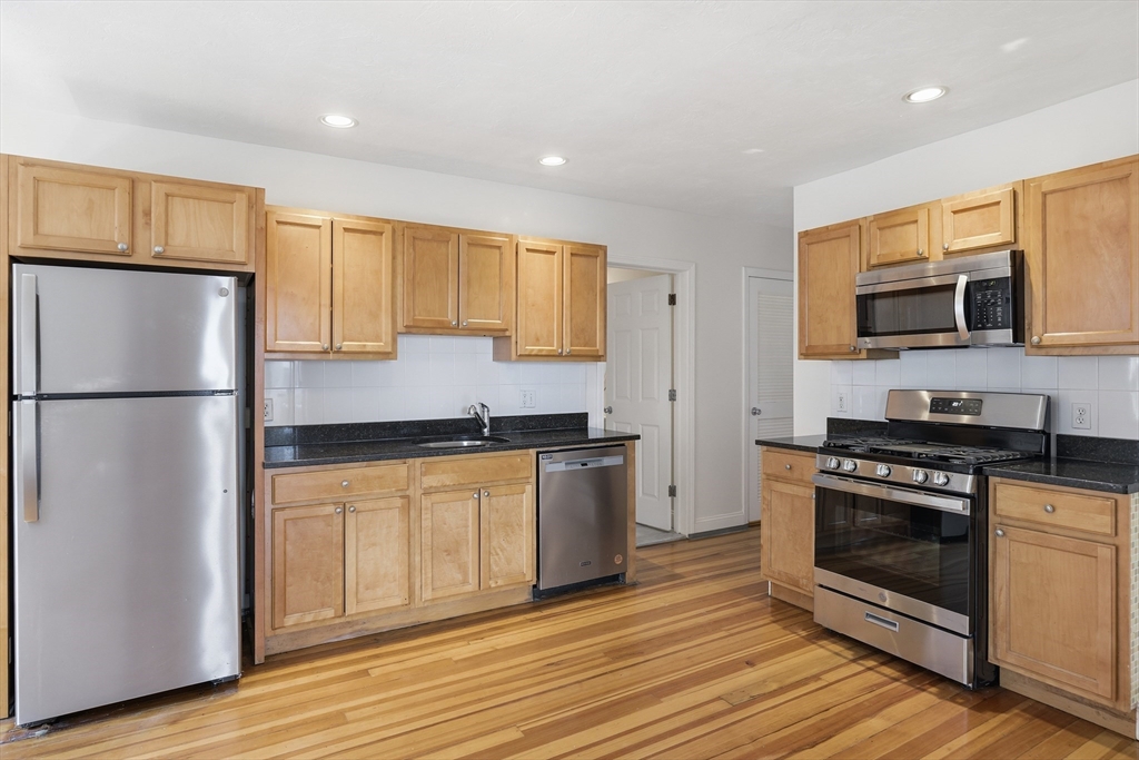 41 Harbor St, Salem, Massachusetts 01970
