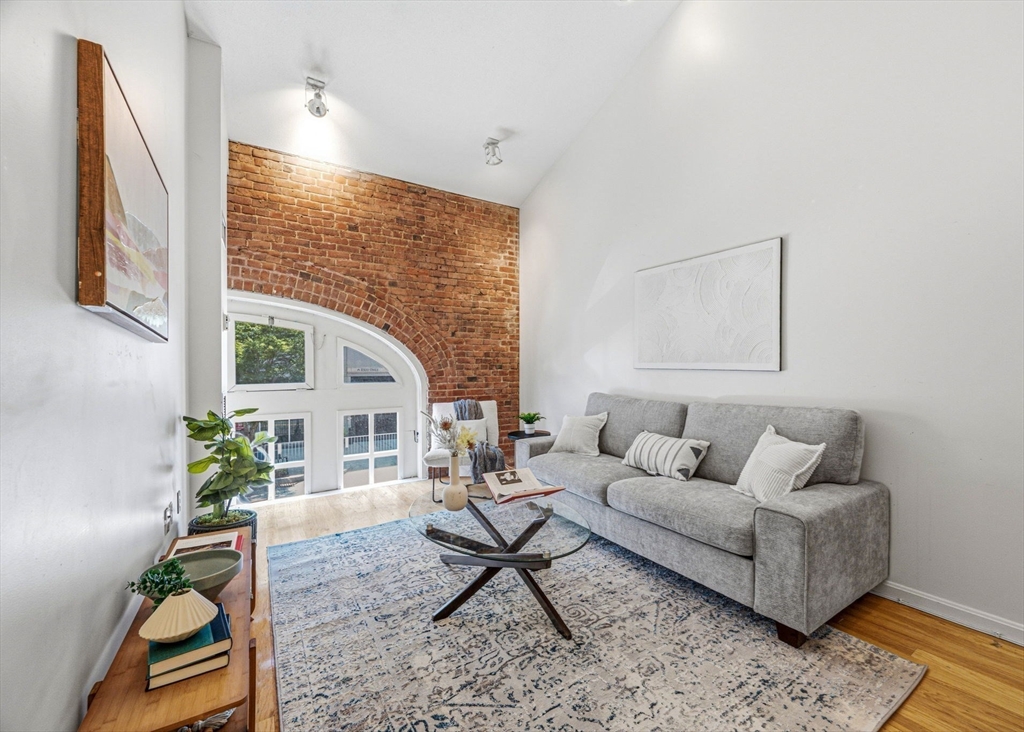 106 Thirteenth St, Boston, Massachusetts 02129
