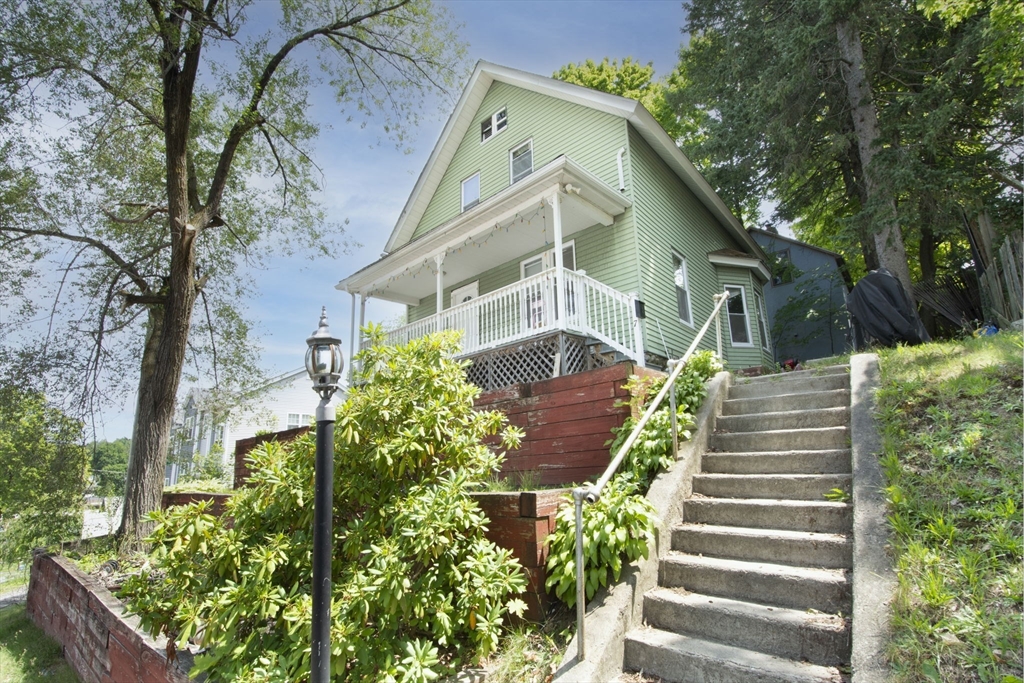 7 Clarence St, Worcester, Massachusetts 01610