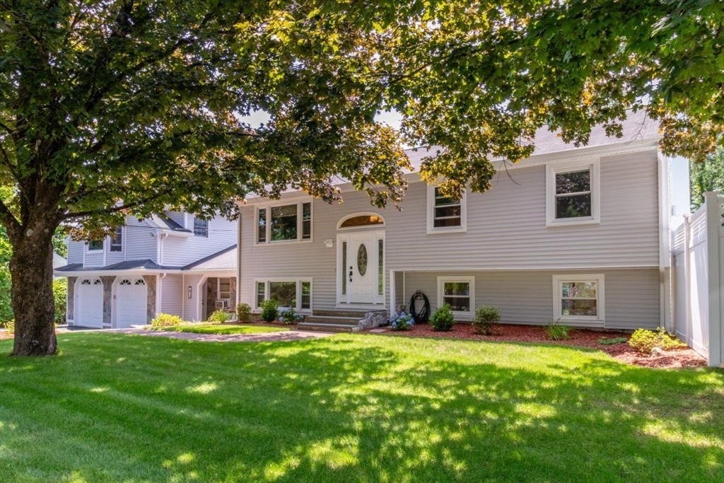 10 Ellis St, Medway, Massachusetts 02053