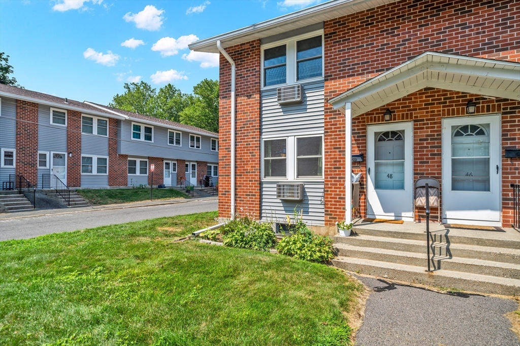 48 Manor Court, Springfield, Massachusetts 01118