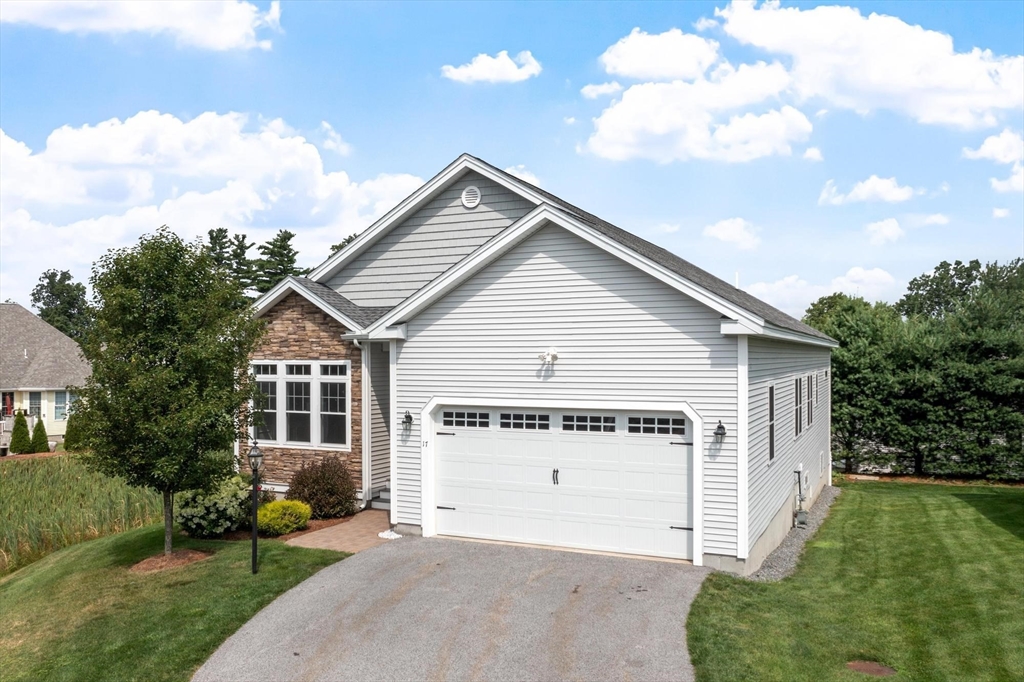 17 Country Club Circle, Methuen, Massachusetts 01844