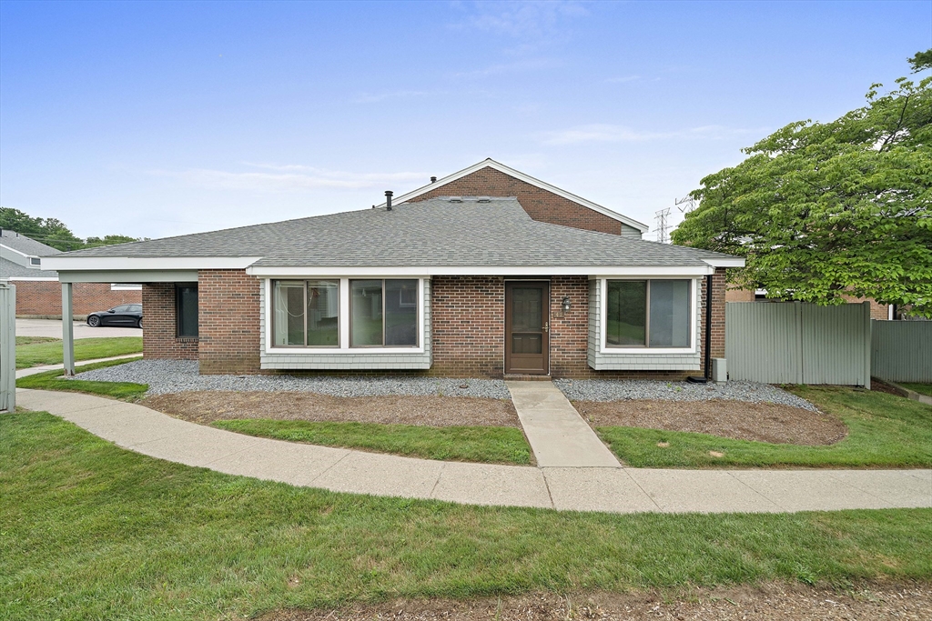 47 Rosewood Dr, Stoughton, Massachusetts 02072