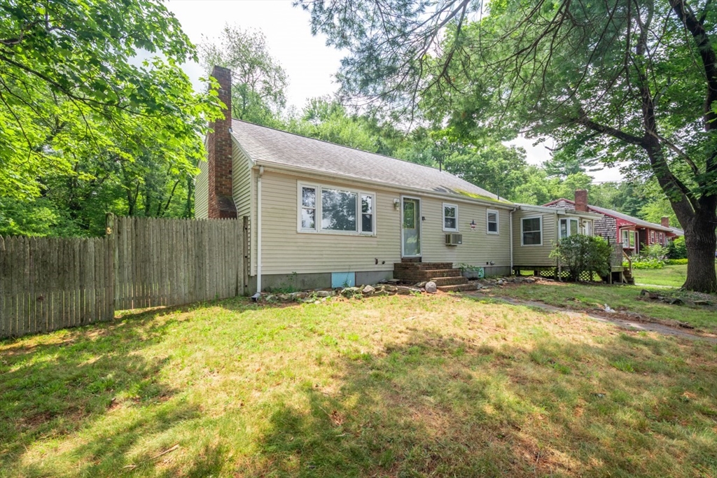81 Border Rd, Holbrook, Massachusetts 02343