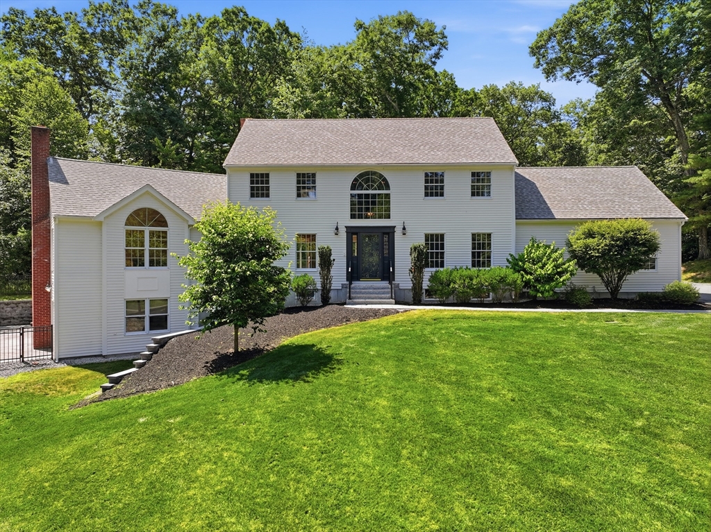 14 Stub Toe Lane, Southborough, Massachusetts 01772