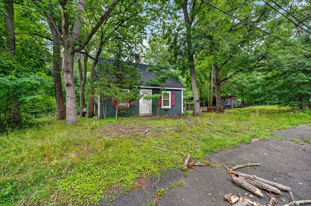 52 S Main St, Berkley, Massachusetts 02779