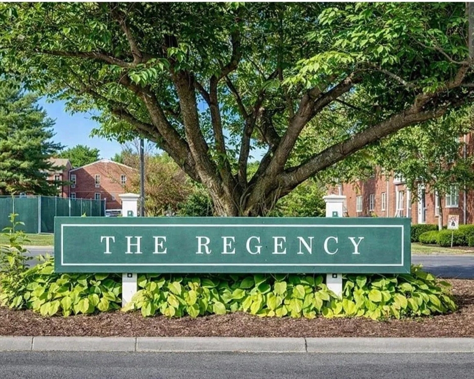 164 Regency Park Dr, Agawam, Massachusetts 01001