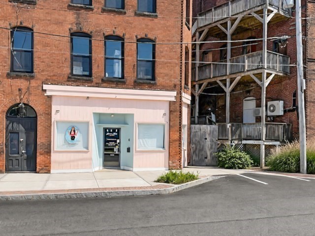 6 Davis, Webster, Massachusetts 01570