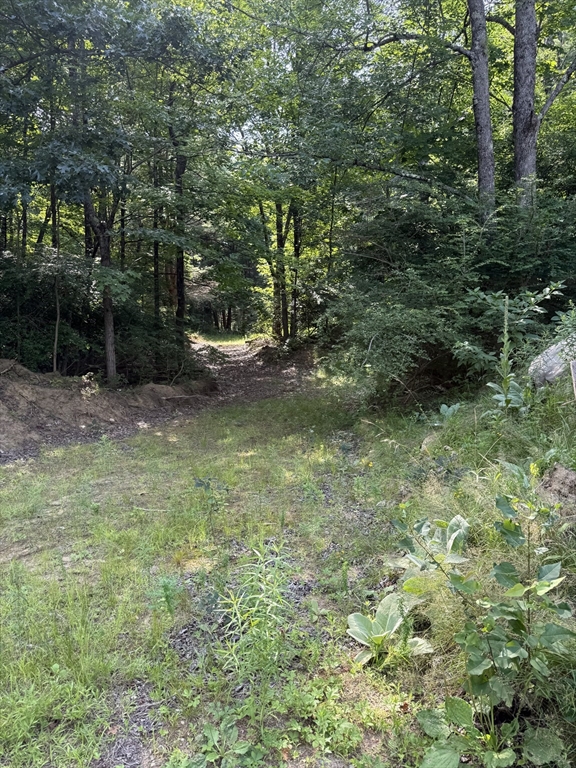 293 Warren Rd, Brimfield, Massachusetts 01010