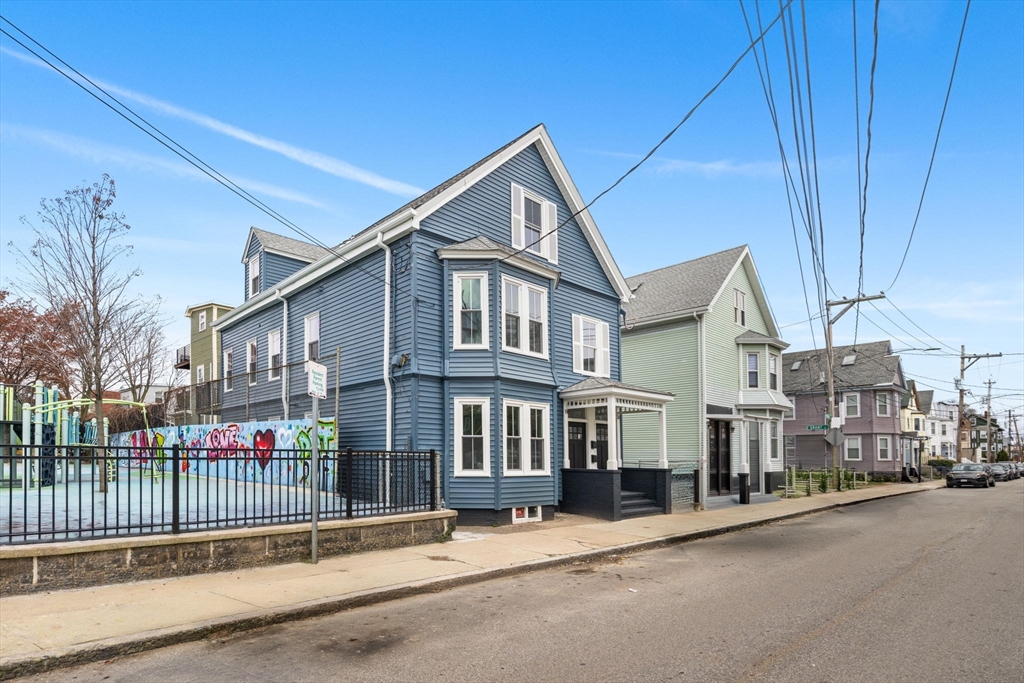 14 Harbor View St, Boston, Massachusetts 02125