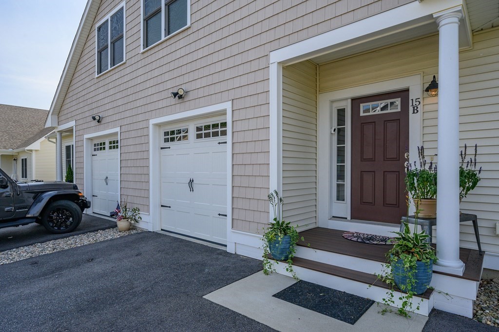 637 Gifford St, Falmouth, Massachusetts 02540
