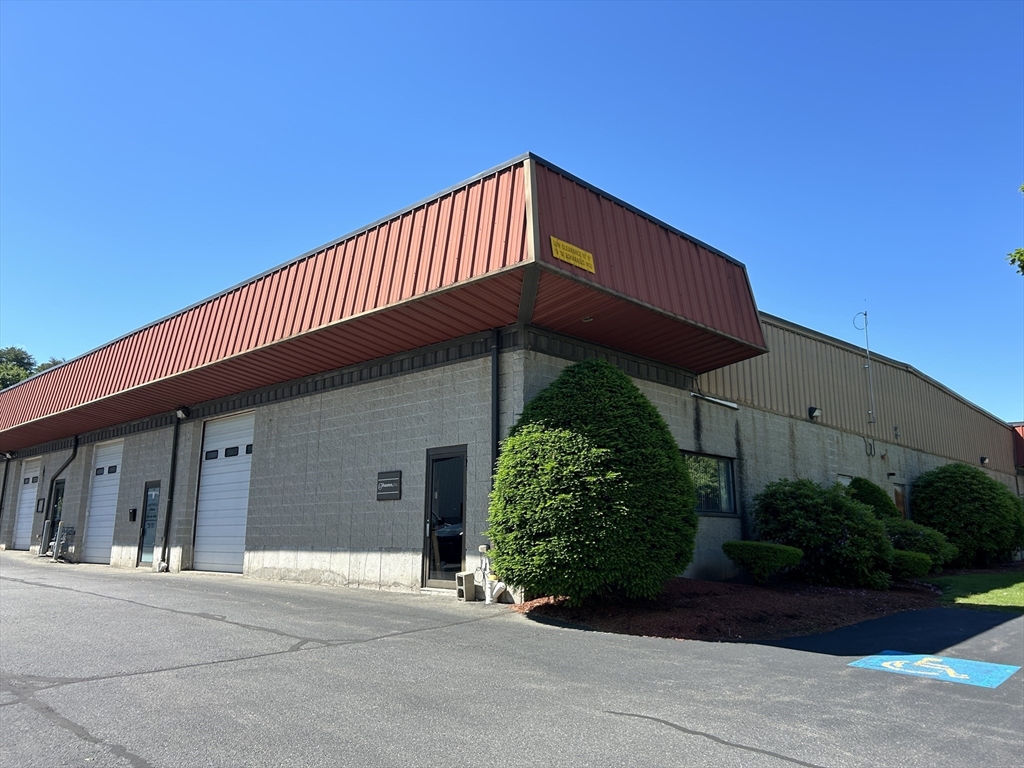 9 Bonazzoli Ave, Hudson, Massachusetts 01749