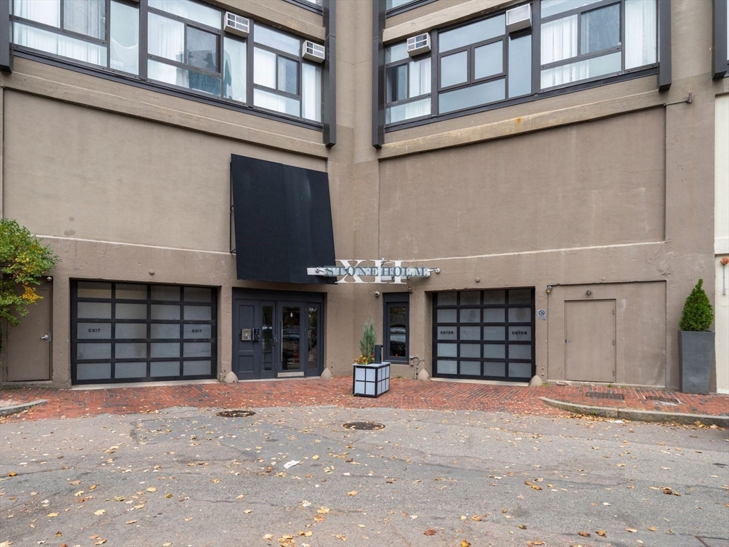 12 Stoneholm, Boston, Massachusetts 02115