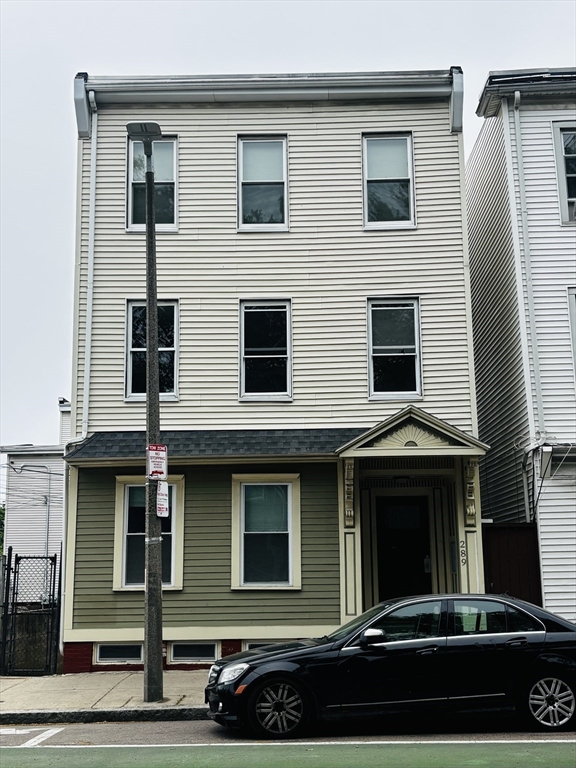 289 Chelsea St, Boston, Massachusetts 02128