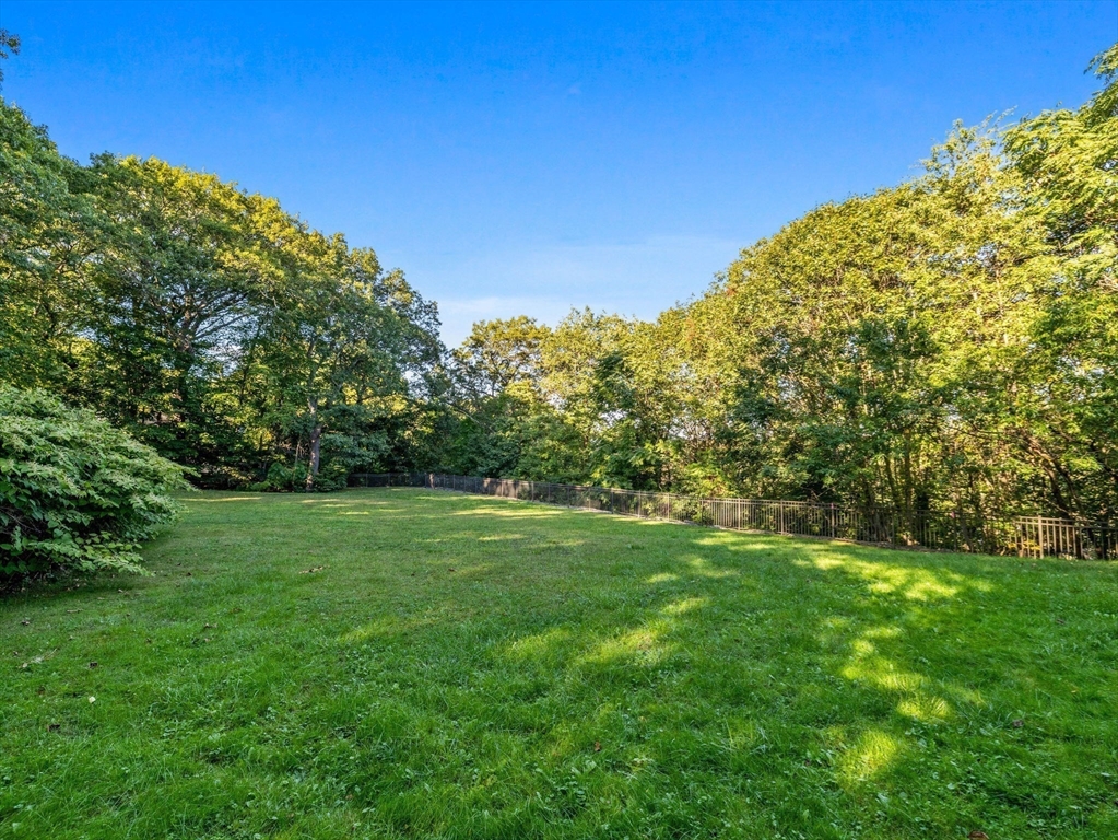 33 Boulder Rd, Wellesley, Massachusetts 02481