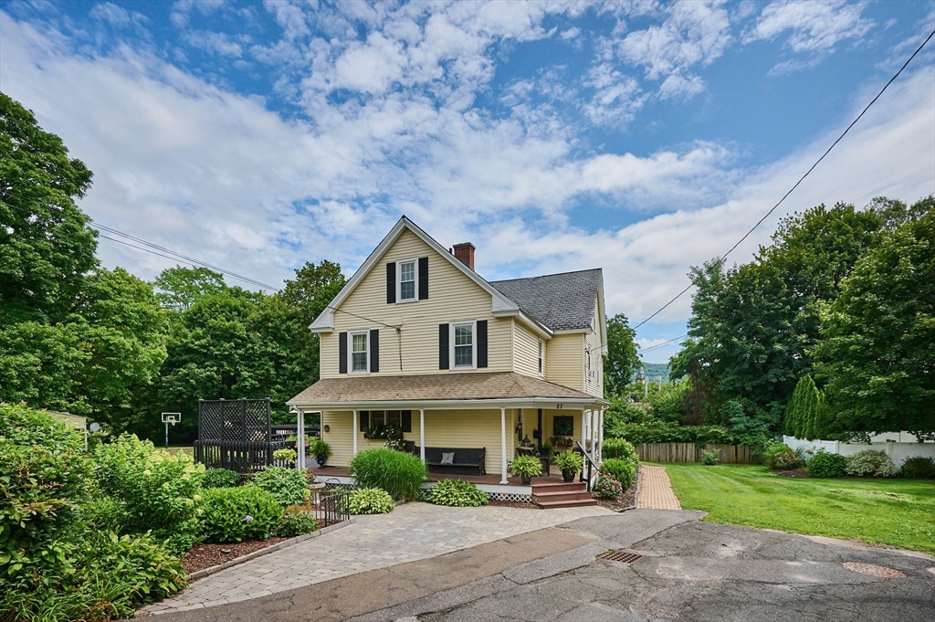 27 Prospect St, Easthampton, Massachusetts 01027