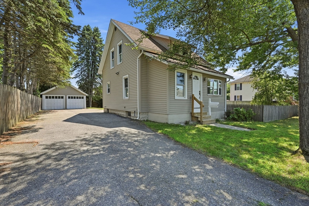 33 Baltimore Ave, Chicopee, Massachusetts 01020