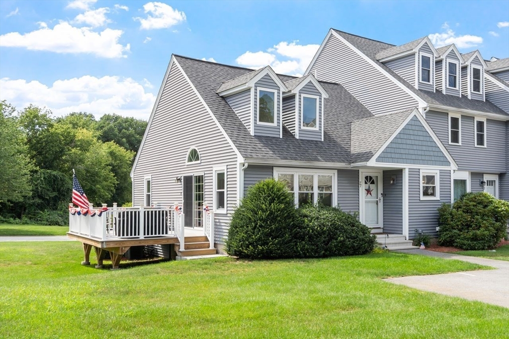 77 Merrimack Meadows Ln, Tewksbury, Massachusetts 01876
