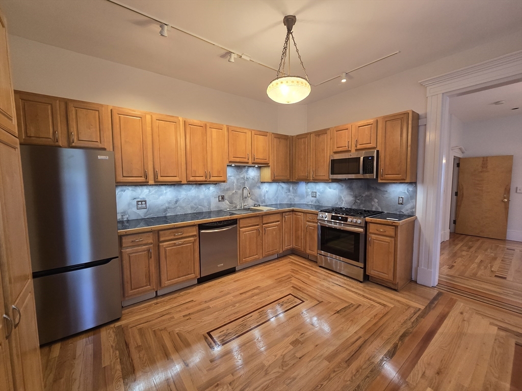 116 Winnisimmet St, Chelsea, Massachusetts 02150