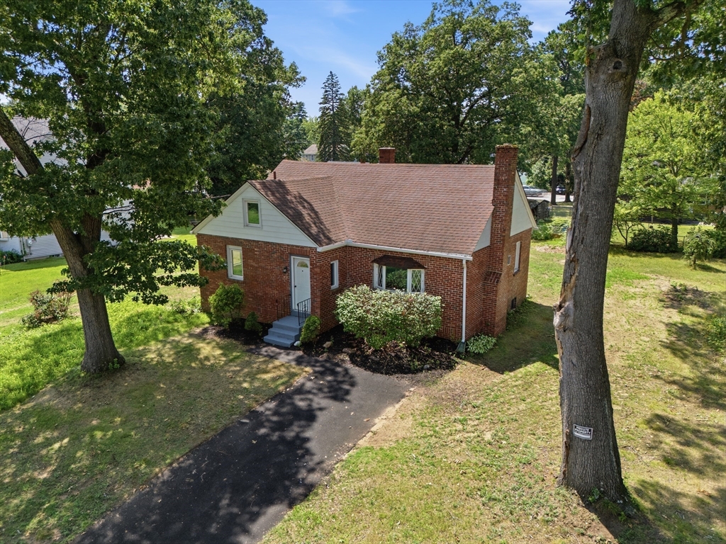 78 Wollaston St, Springfield, Massachusetts 01119