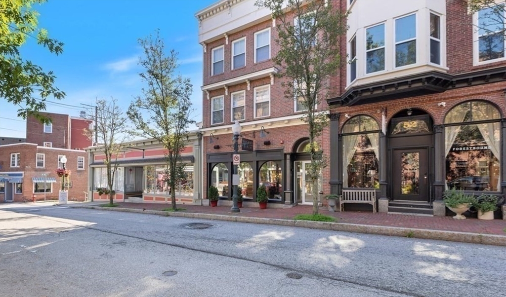 48 Main St, Amesbury, Massachusetts 01913