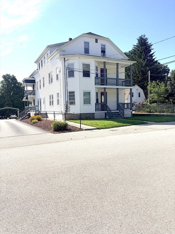 10 Eddy St, Webster, Massachusetts 01570
