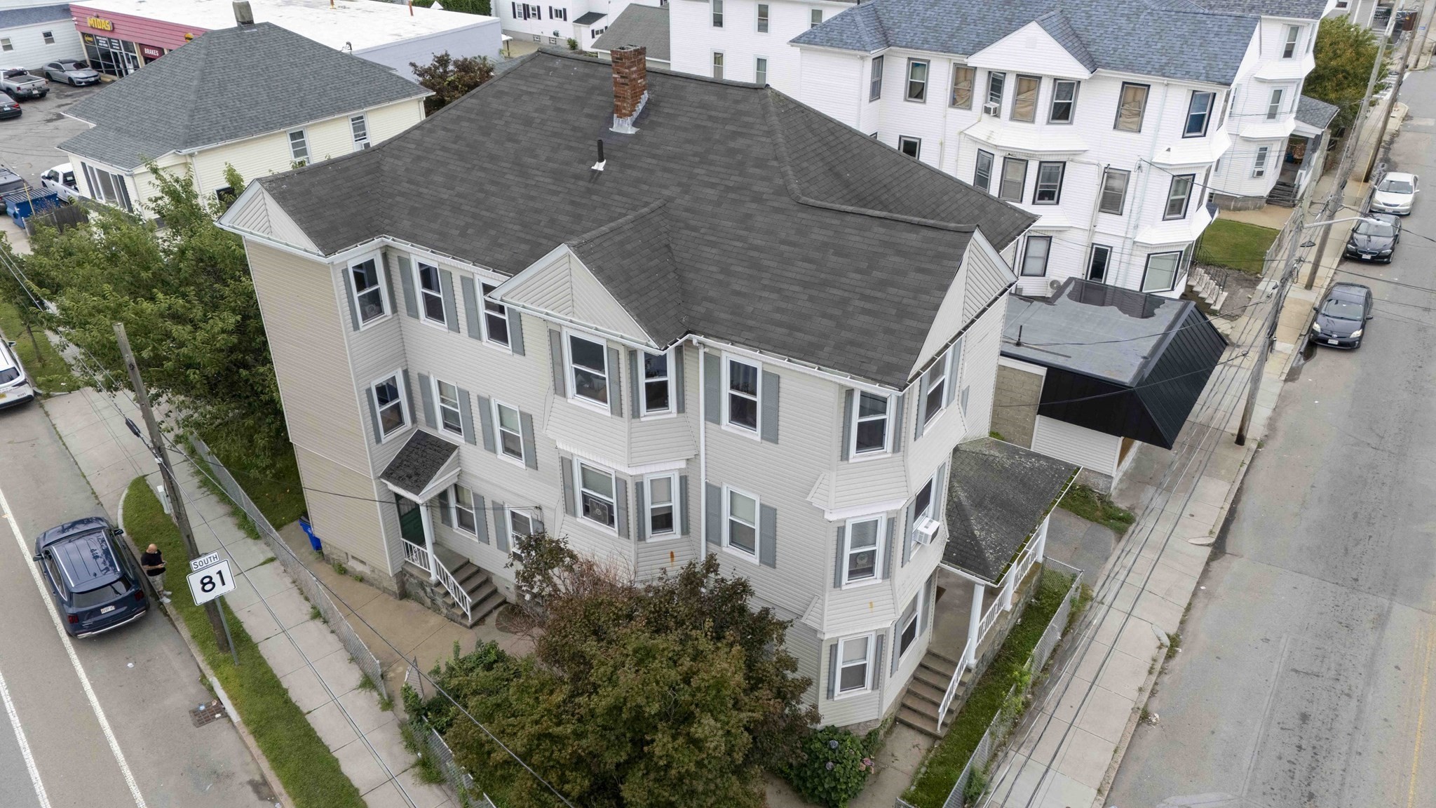 1025 Globe St, Fall River, Massachusetts 02724