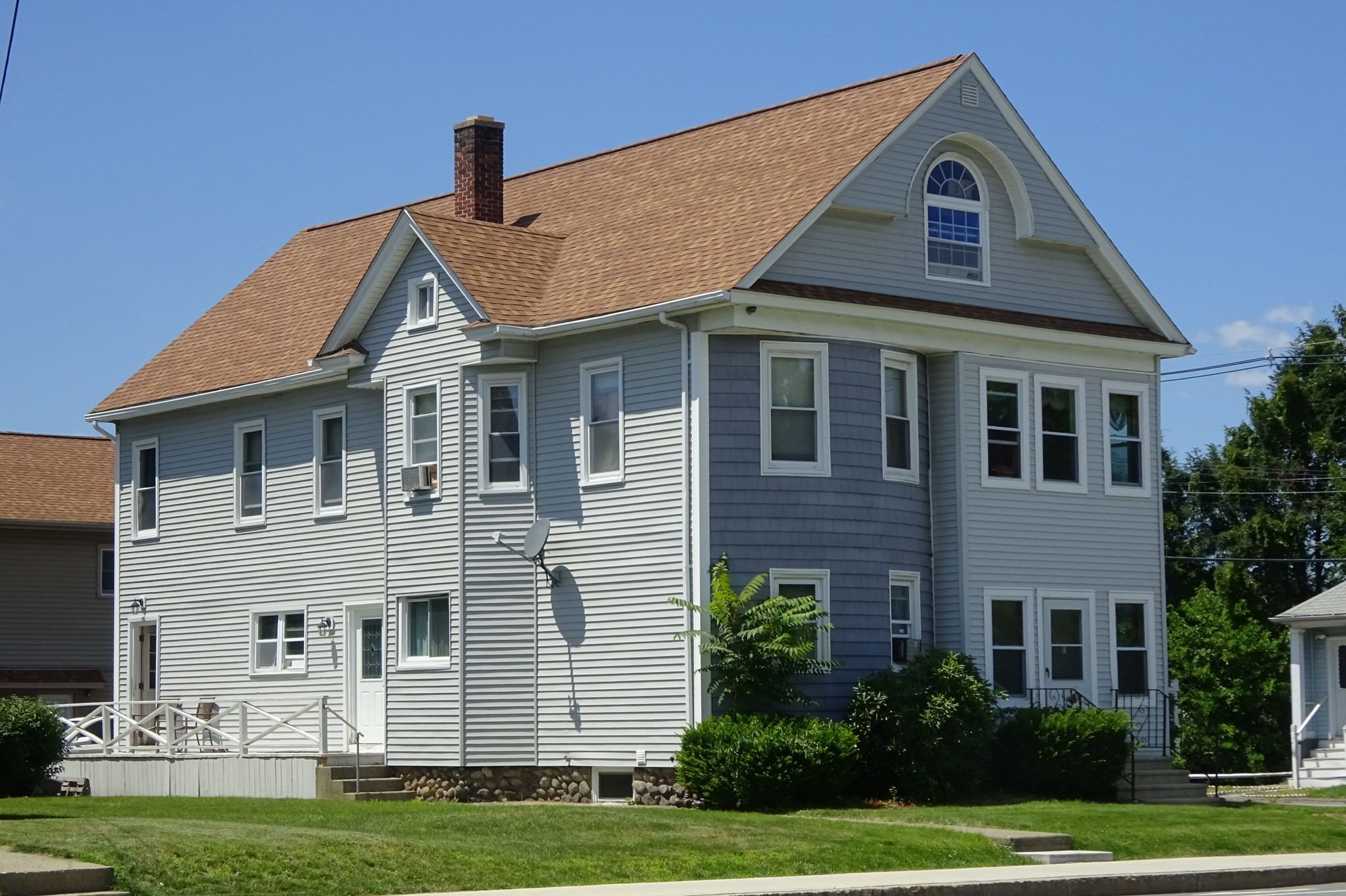 484 Burncoat St, Worcester, Massachusetts 01606