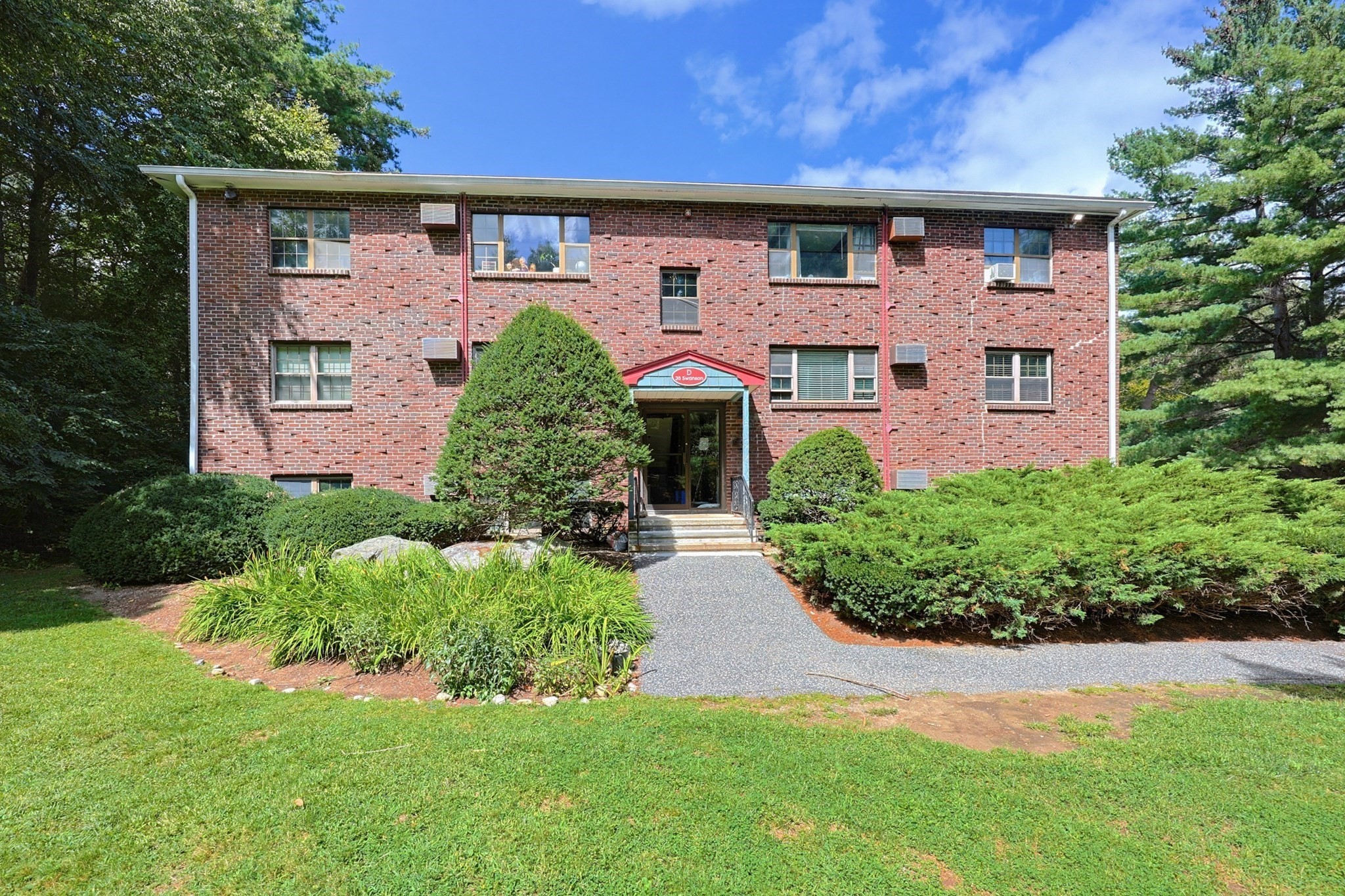 35 Swanson Court, Boxborough, Massachusetts 01719