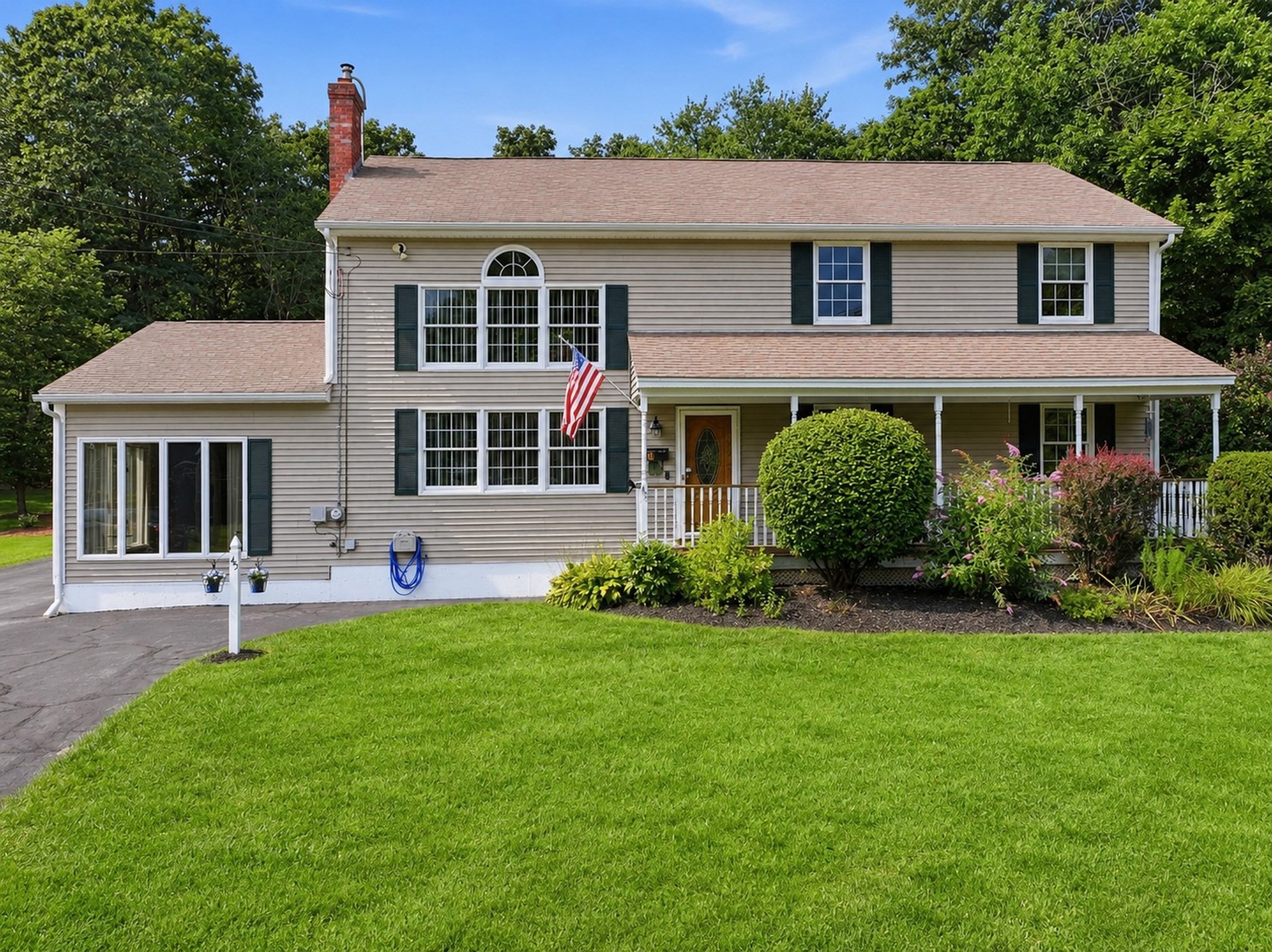 45 Stoneleigh Road, Worcester, Massachusetts 01606