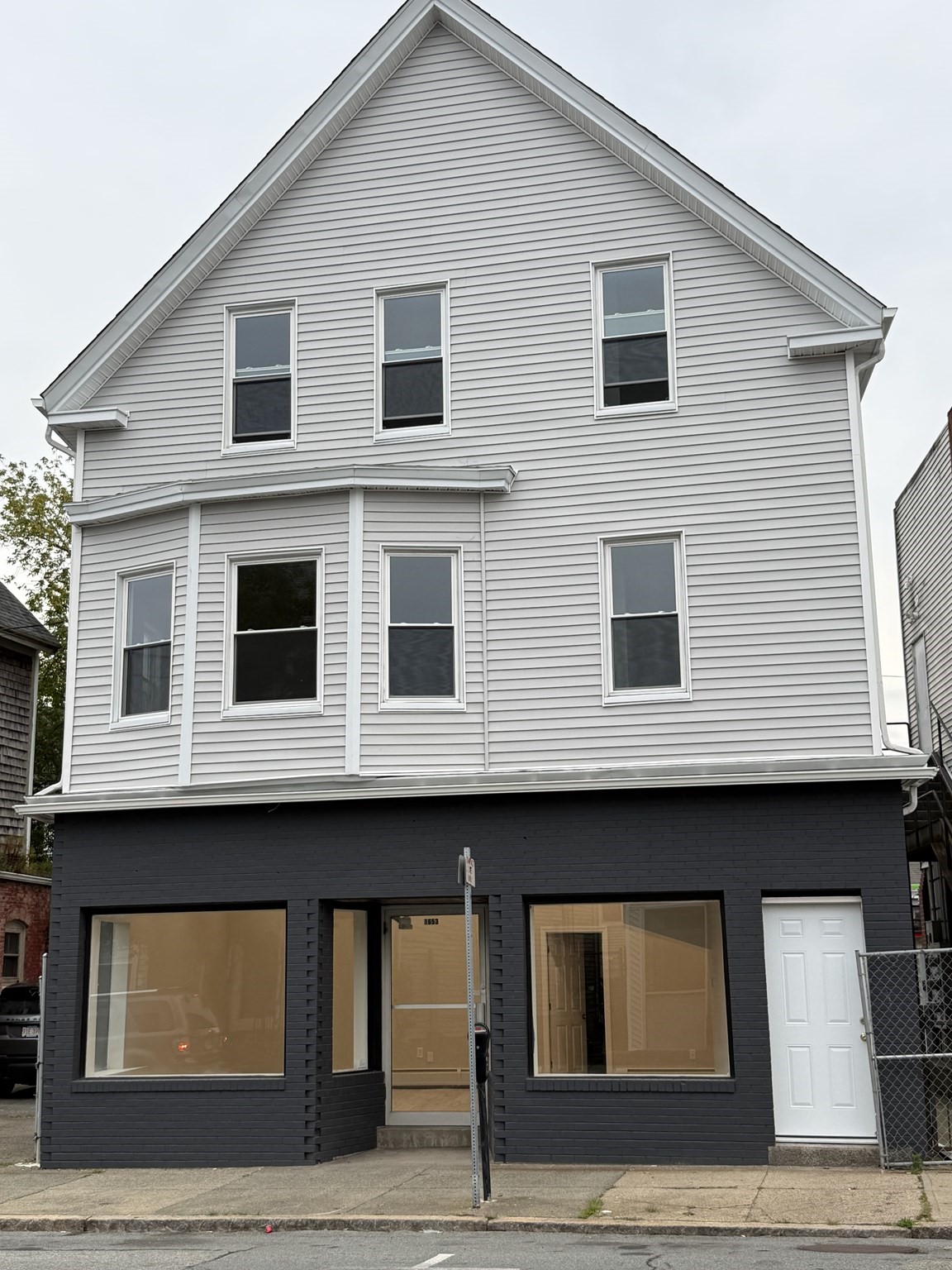 1653 Acushnet Ave, New Bedford, Massachusetts 02746