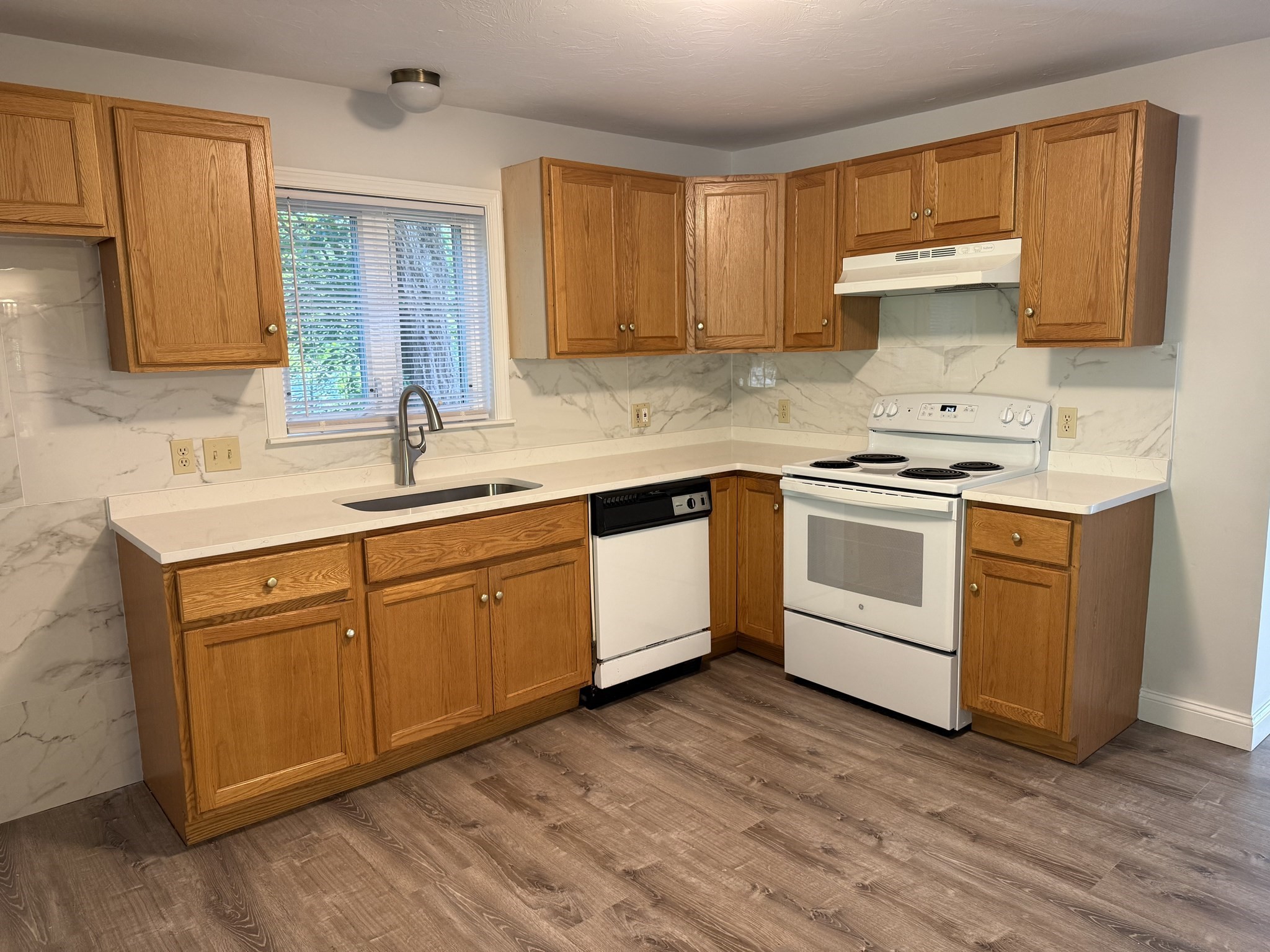 1 Quaker Lane, Northbridge, Massachusetts 01534