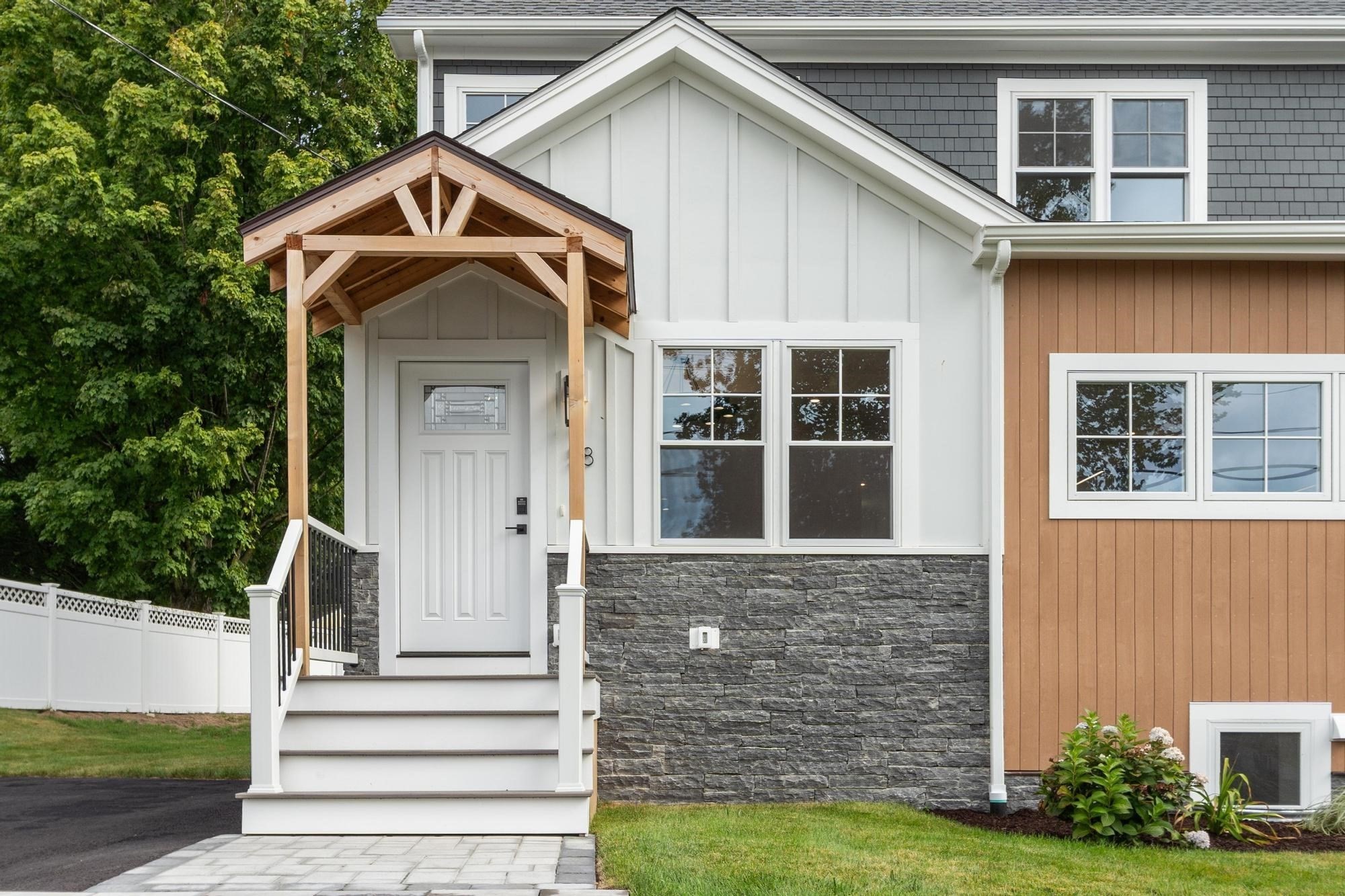 58 Neillian Street, Bedford, Massachusetts 01730