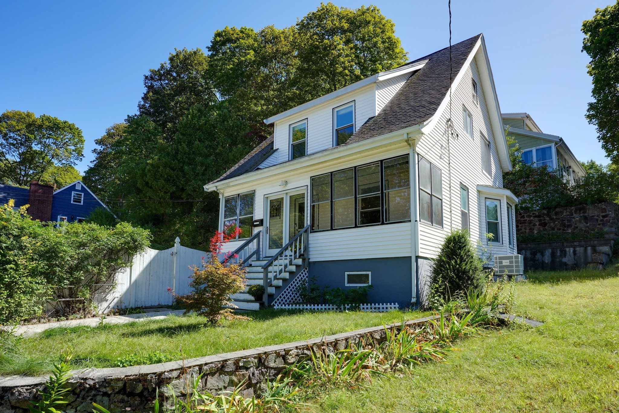 1 Wakefield Avenue, Saugus, Massachusetts 01906