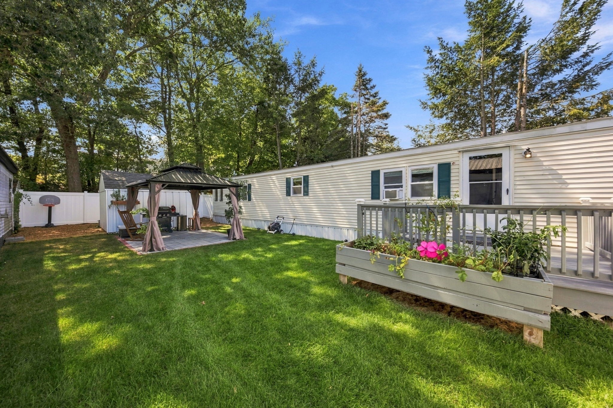 176 Lakeview Street, Tewksbury, Massachusetts 01876