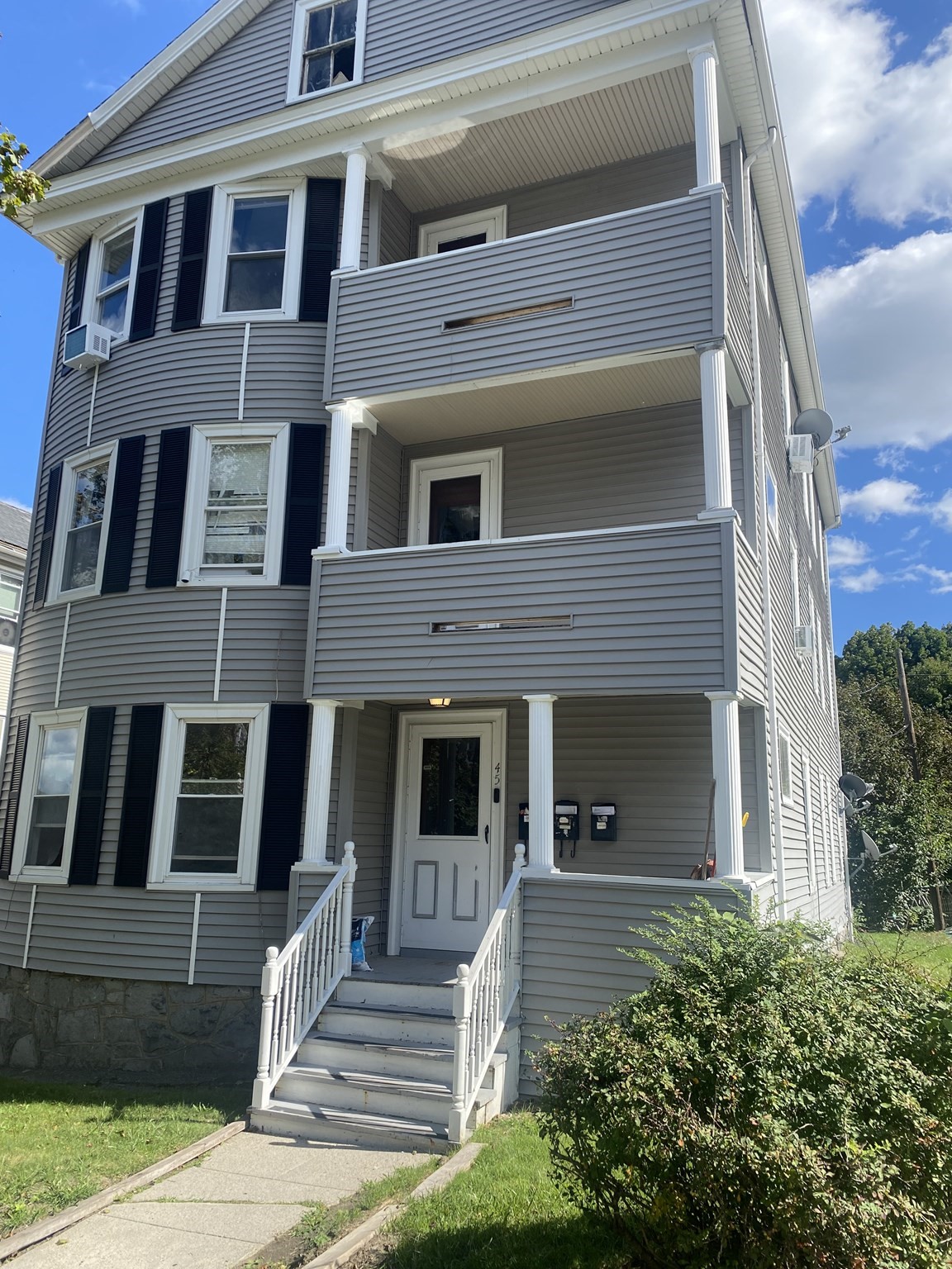 45 Butler Street, Worcester, Massachusetts 01607