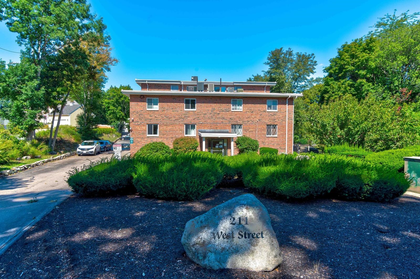 211 West St, Quincy, Massachusetts 6463