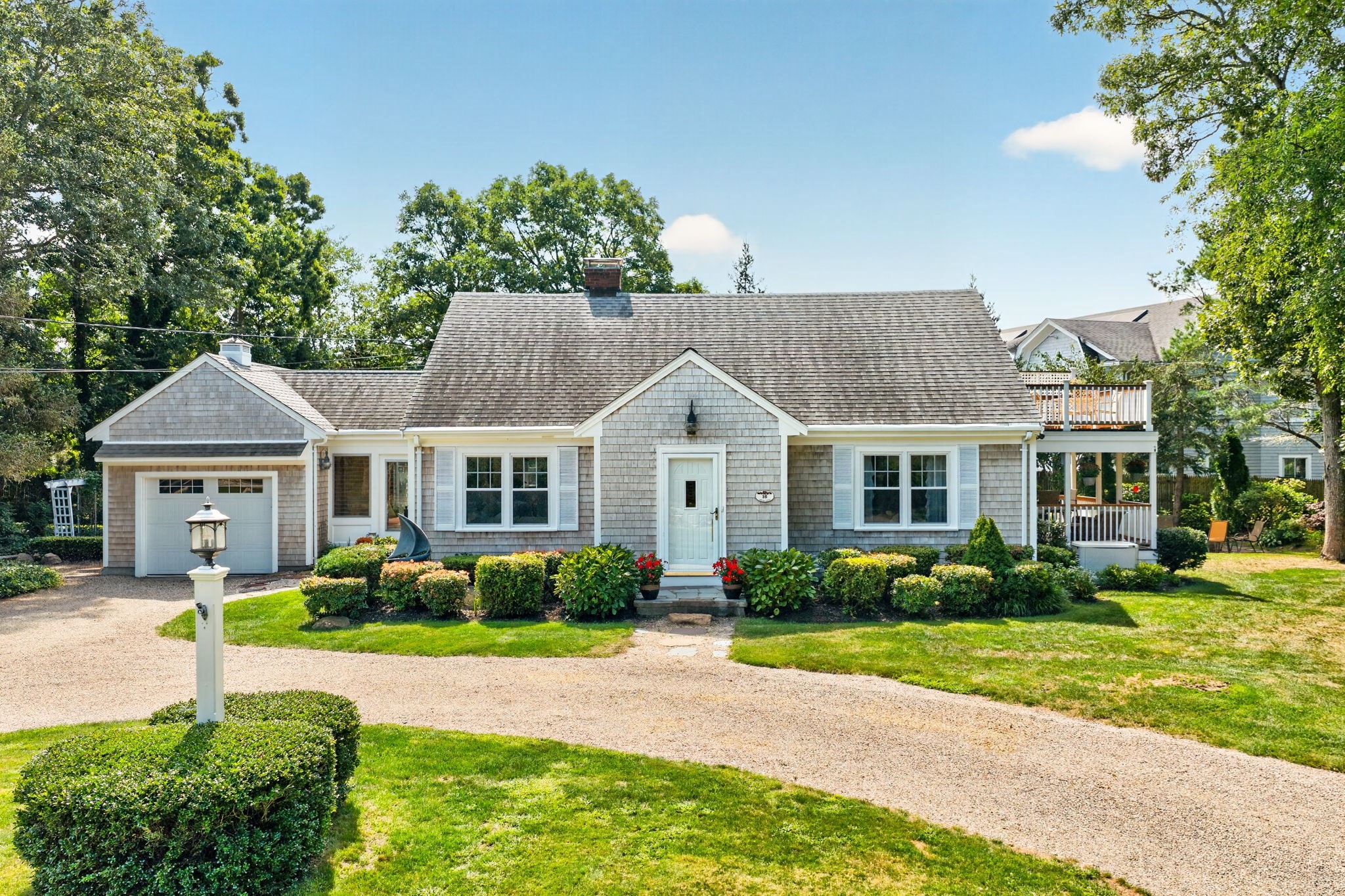 16 Jetty Lane, Falmouth, Massachusetts 02540