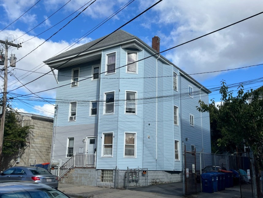 47 Holly St, New Bedford, Massachusetts 2041