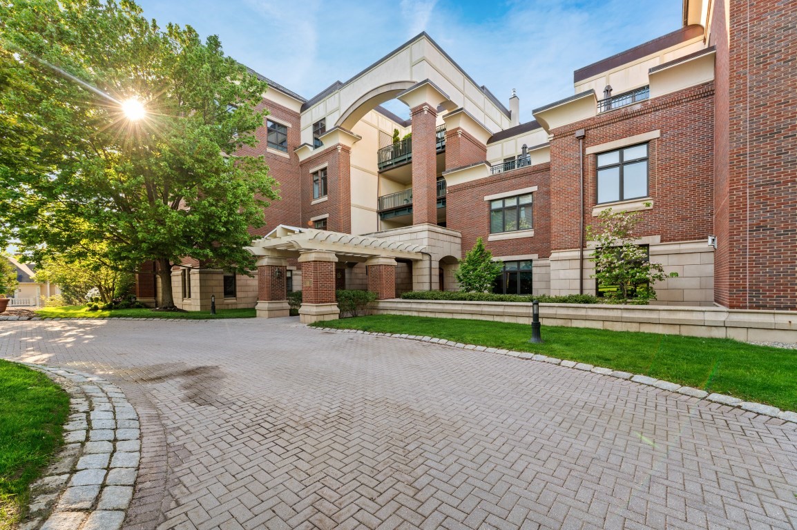 120 Seaver St, Brookline, Massachusetts 02445