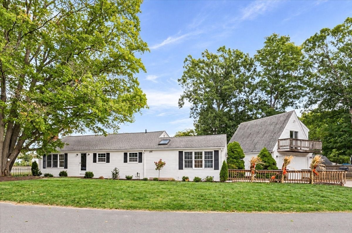 29 Bonneau Street, North Attleboro, Massachusetts 02760