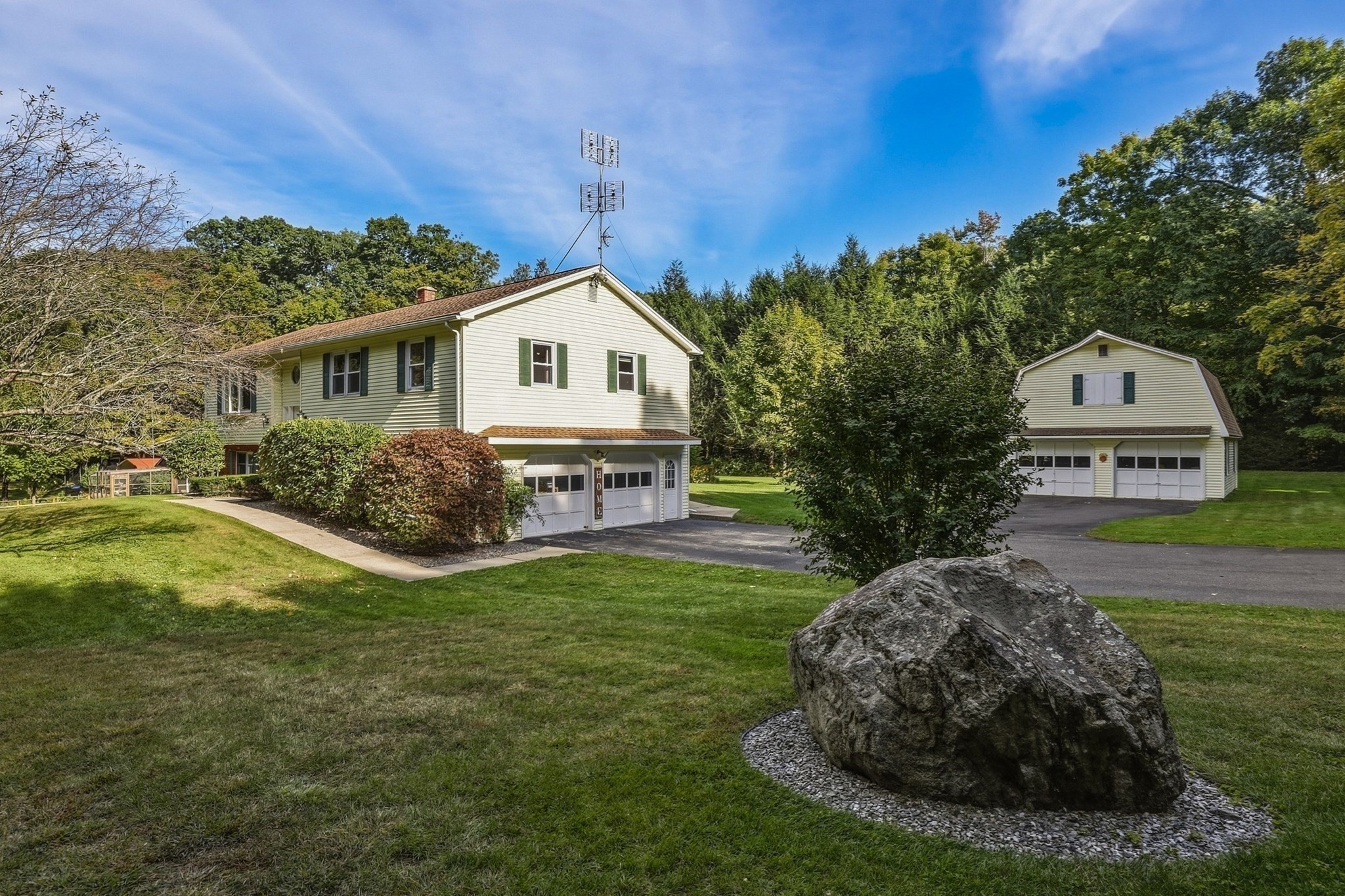 10 Nowak Avenue, Ludlow, Massachusetts 1505
