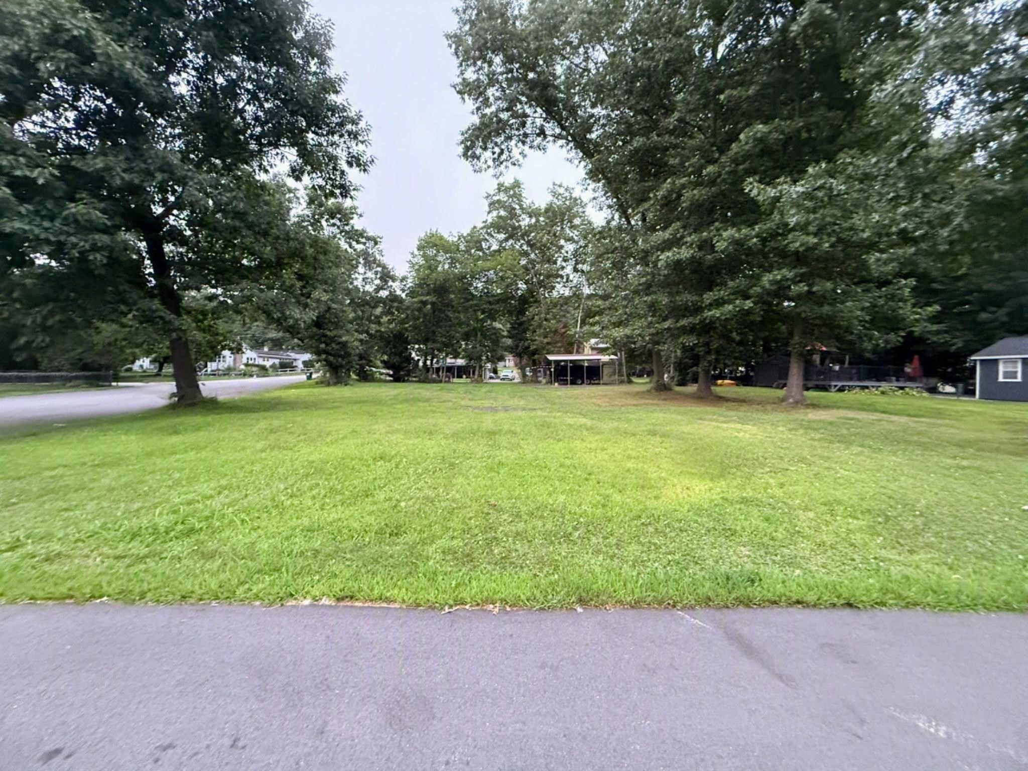 60 Wakefield Ave Webster Lake, Webster, Massachusetts 01570