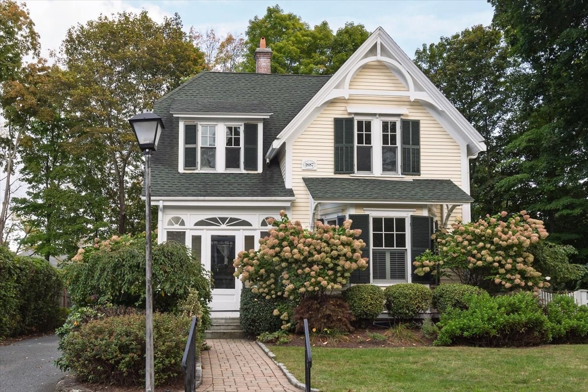 16 Abbott Street, Wellesley, Massachusetts 6302
